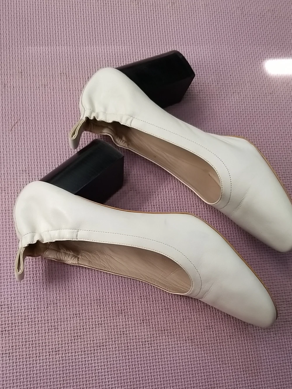 Everlane Off-White Leather Shoes with Elastic Back